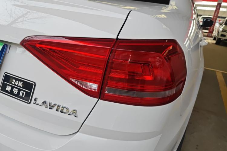 Used Volkswagen Lavida 2017 1.6L Automatic Fashion Edition
