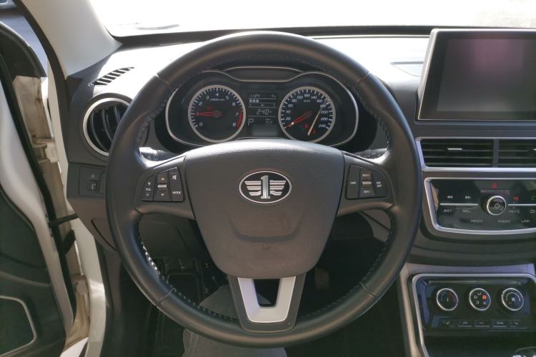 Used Bestune X40 2019 1.6L Automatic Luxury Edition China VI
