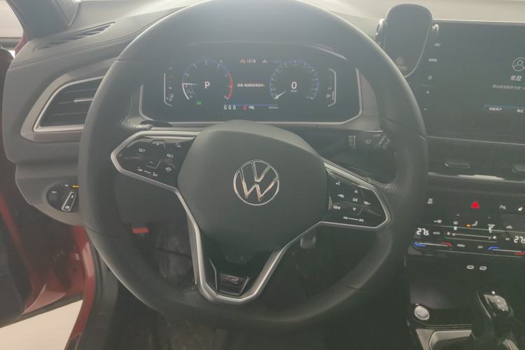 Used Volkswagen T-ROC 2023 300TSI DSG Two-Wheel-Drive Chen Guang Edition
