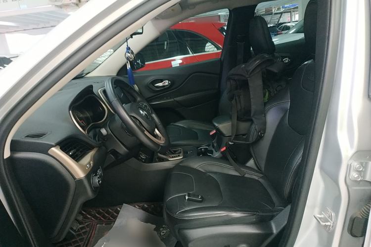 Used  Cherokee 2016 2.0L Superior Edition
