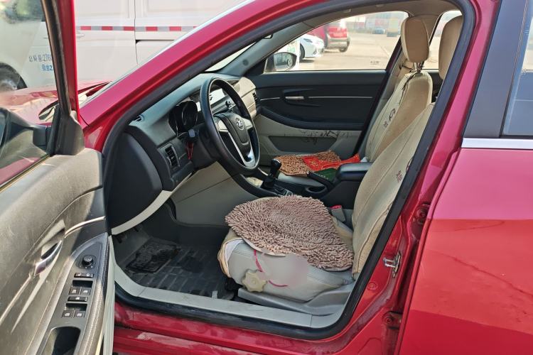 Used BAIC Senova D50 2014 1.5L manual standard version