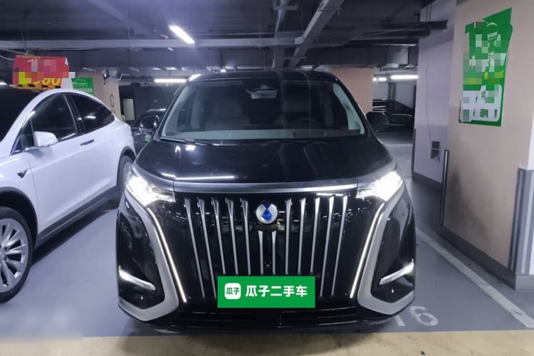 Used Denza D9 2022 EV 600 Four-Wheel Drive Prestige Model
