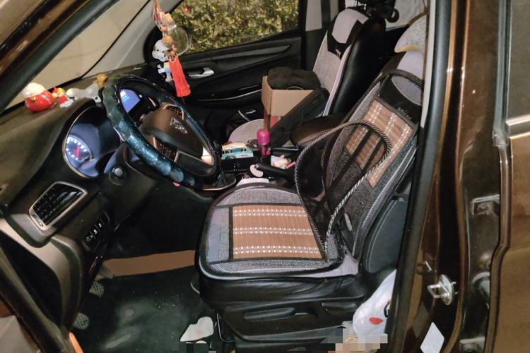 Used Baojun 730 2019 1.5L Manual Fashion Model 7-seater National V
