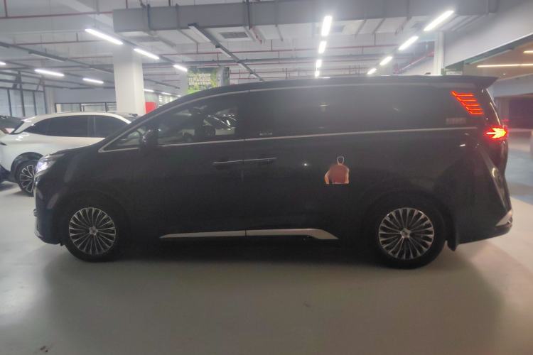 Used Denza D9 2024 DM-i 980 Four-Wheel Drive Flagship Model
