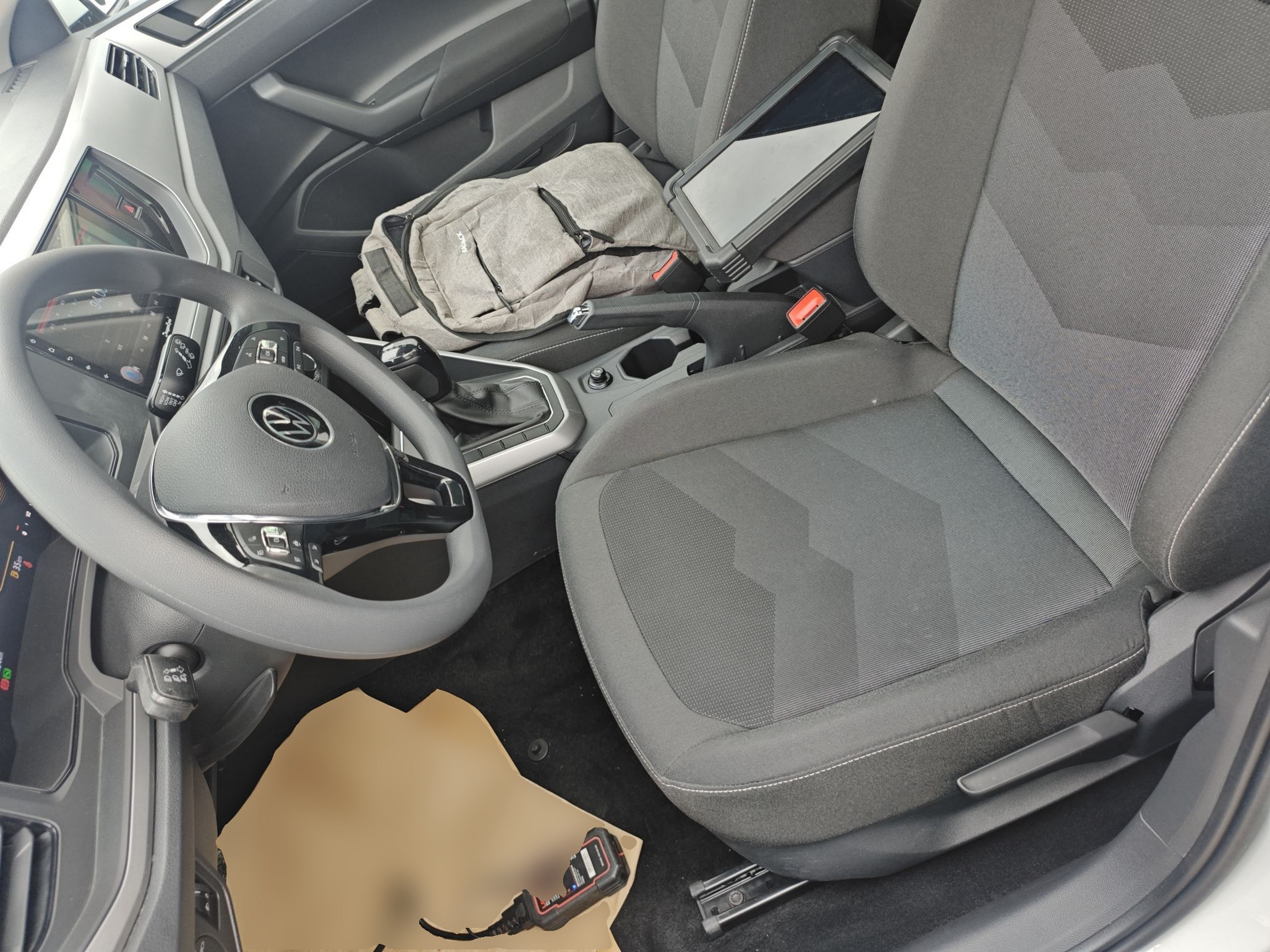 Переднее сиденье в автомобиле