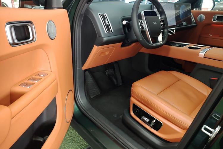 Used Li Auto L8 2023 Air model
