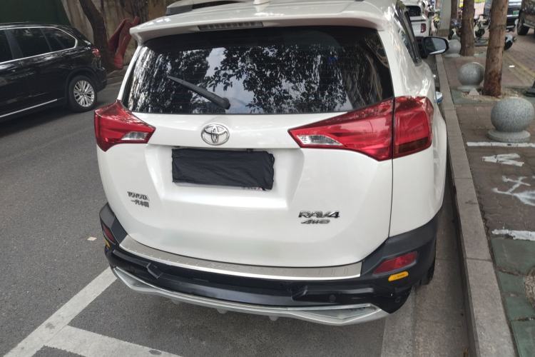 Used Toyota RAV4 2015 2.0L CVT Two-Wheel Drive Fashion Edition
