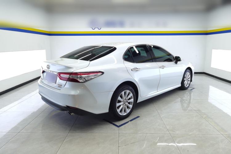 Used Toyota Camry 2018 2.0G Luxury Edition
