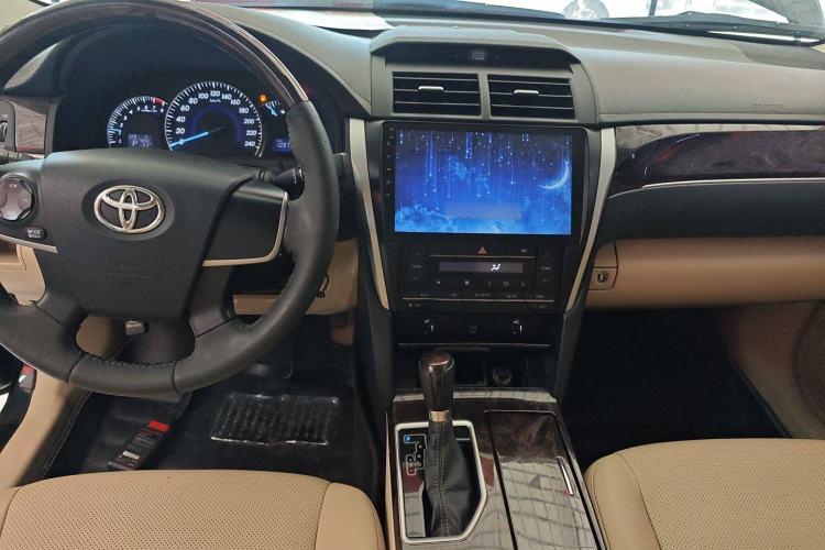 Used Toyota Camry 2016 2.0G 10th Anniversary Leading Edition
