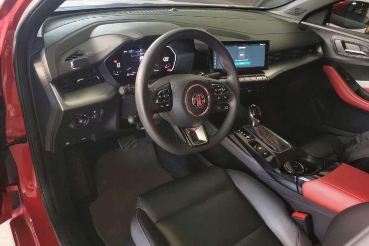 Used MG 5 2021 180 DVVT CVT Youth Luxury Edition
