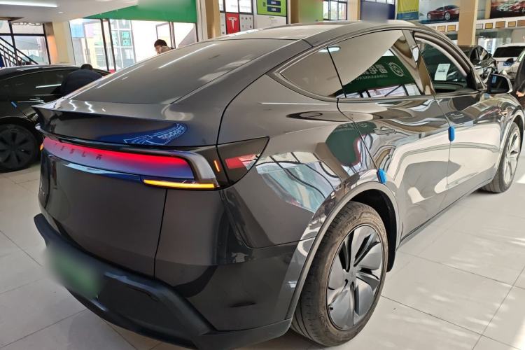 Used Tesla Model Y 2025 Rear-Wheel-Drive Version