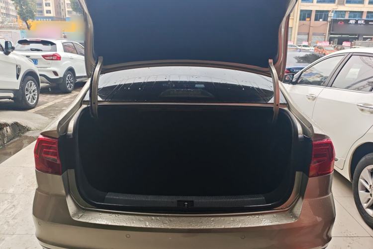 Used Volkswagen Bora 2017 1.6L Automatic Comfort Model
