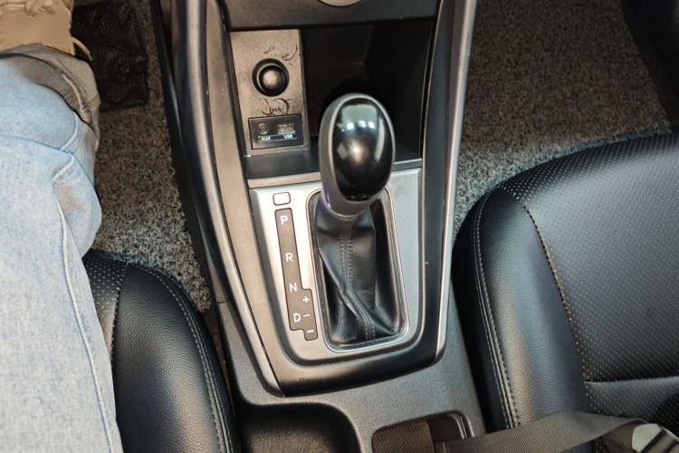 Used Hyundai Elantra 2016 1.6L Automatic Smart Version
