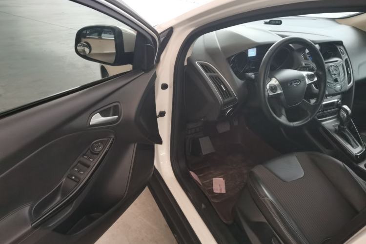 Used Ford Focus 2012 Hatchback 1.6L Automatic Fashion Edition