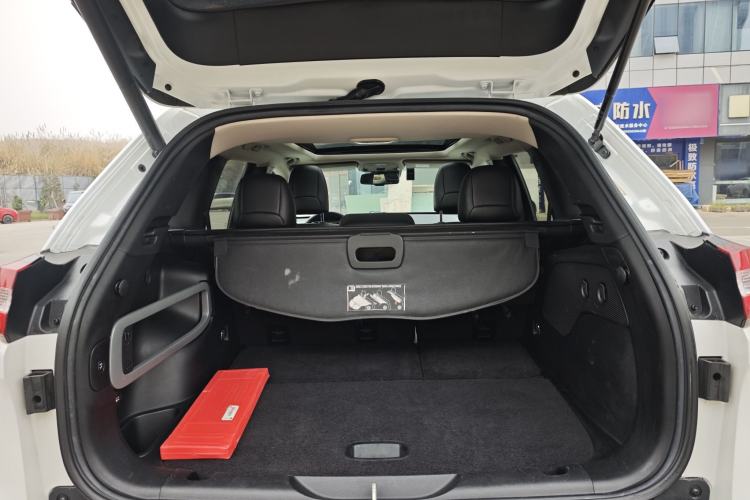 Used  Cherokee 2014 2.4L Luxury Edition
