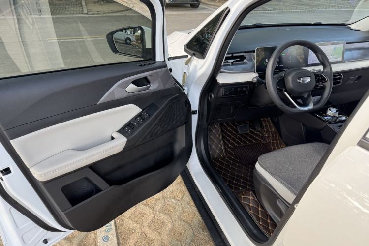 Used Geometry E Firefly 2024 301km Flowing Light