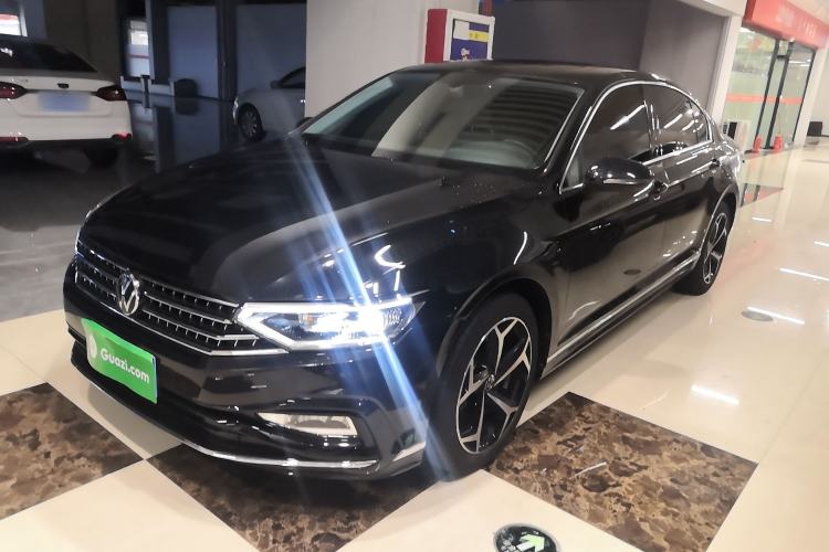 Used Volkswagen Magotan 2023 2 Million Units Limited Edition 330TSI DSG Leading Version
