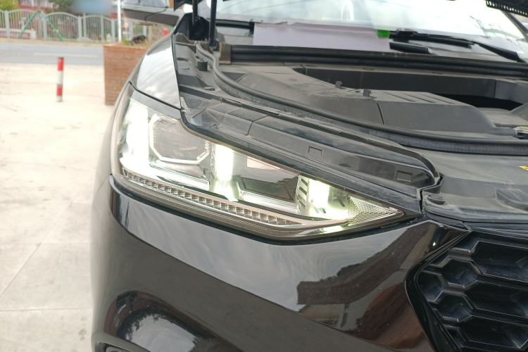 Used Wey VV6 2018 2.0T Two-Wheel-Drive Ultra-Luxury Version China V Standard