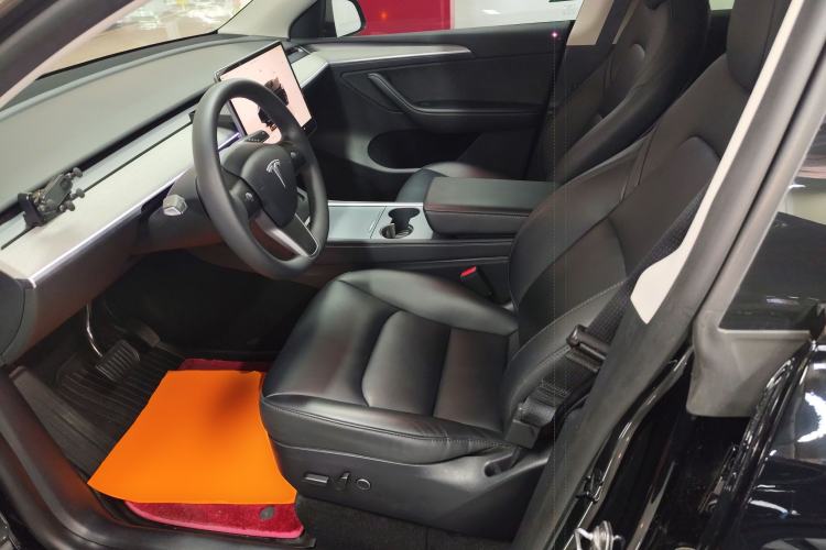 Used Tesla Model Y 2023 Rear-Wheel-Drive Version
