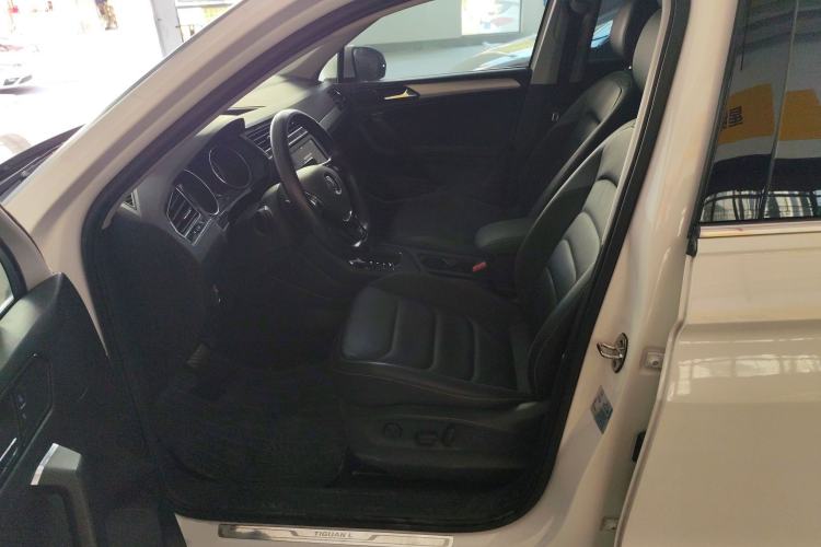 Used Volkswagen Tiguan L 2019 330TSI Automatic Two-Wheel Drive Panoramic Comfort Edition China VI Standard
