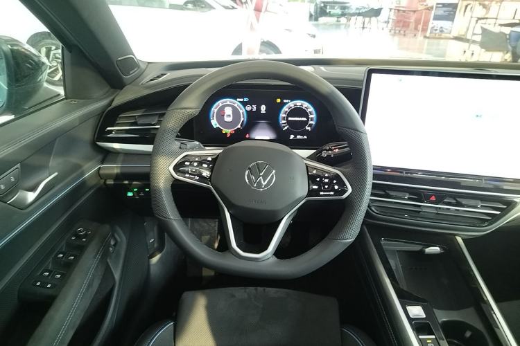 Used Volkswagen Passat 2025 Pro 380TSI Starry Dragon Luxury Edition