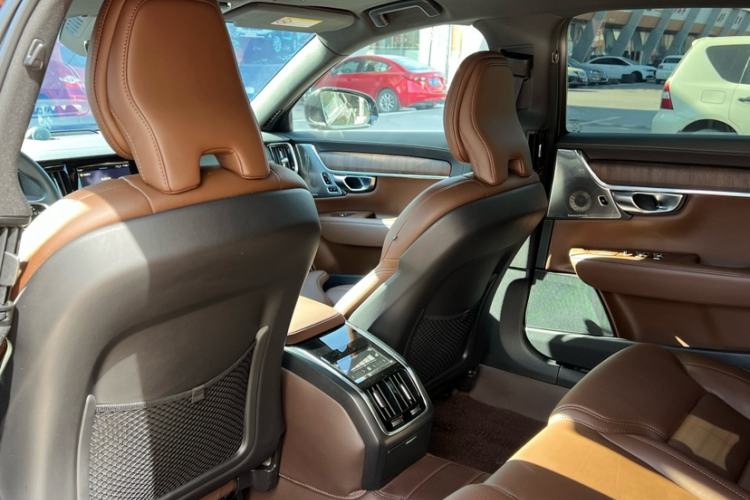 Used Volvo S90 2025 B5 Zhiya Luxury Edition
