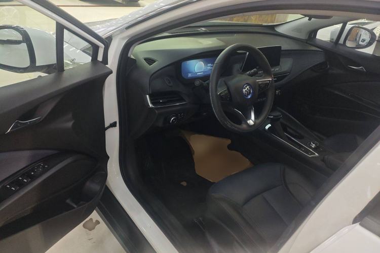 Used Buick Velite 6 2023 430km Range Commuter Version
