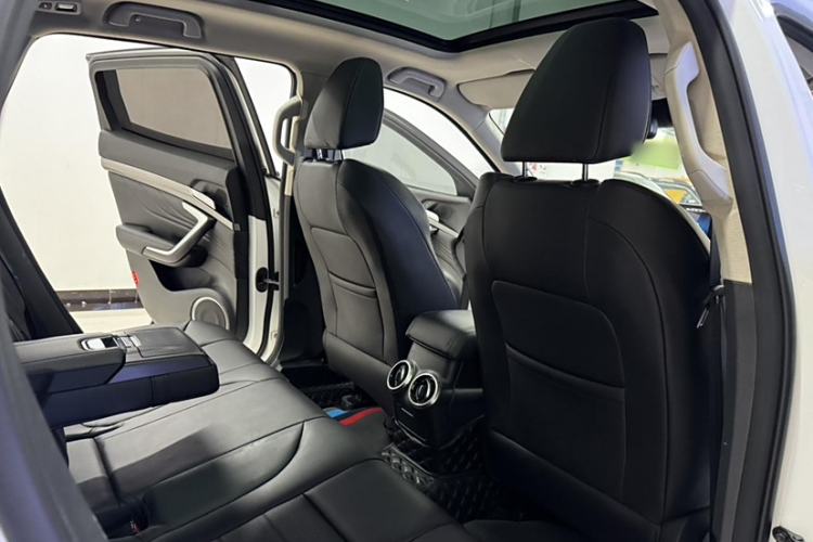 Used Wey VV7 2017 2.0T Ultra-Luxury Version
