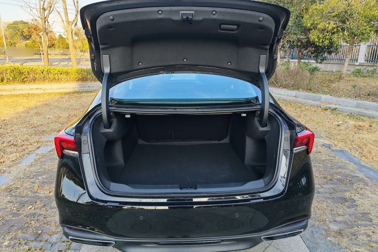 Used Buick LaCrosse 2025 28T Platinum Edition
