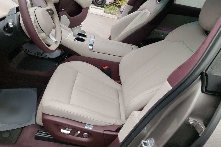 Used  YU7 2025 Ultra-Long Range High-Performance All-Wheel-Drive Max Edition
