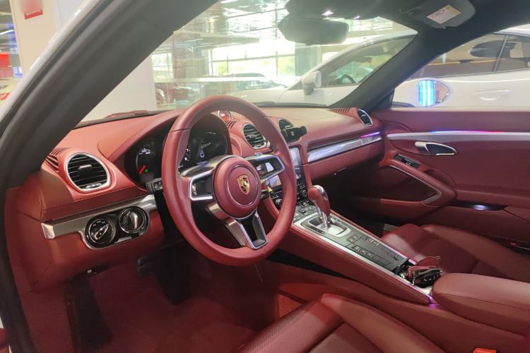 Used Porsche 718 2016 Cayman 2.0T
