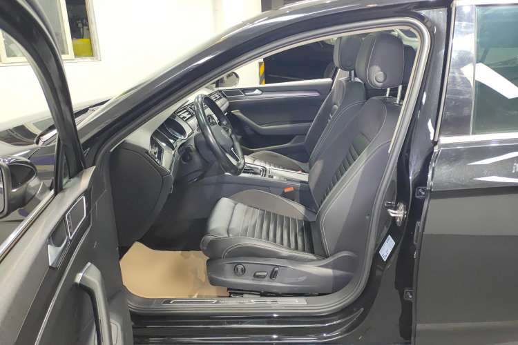 Used Volkswagen Magotan 2020 330TSI DSG Leading Model
