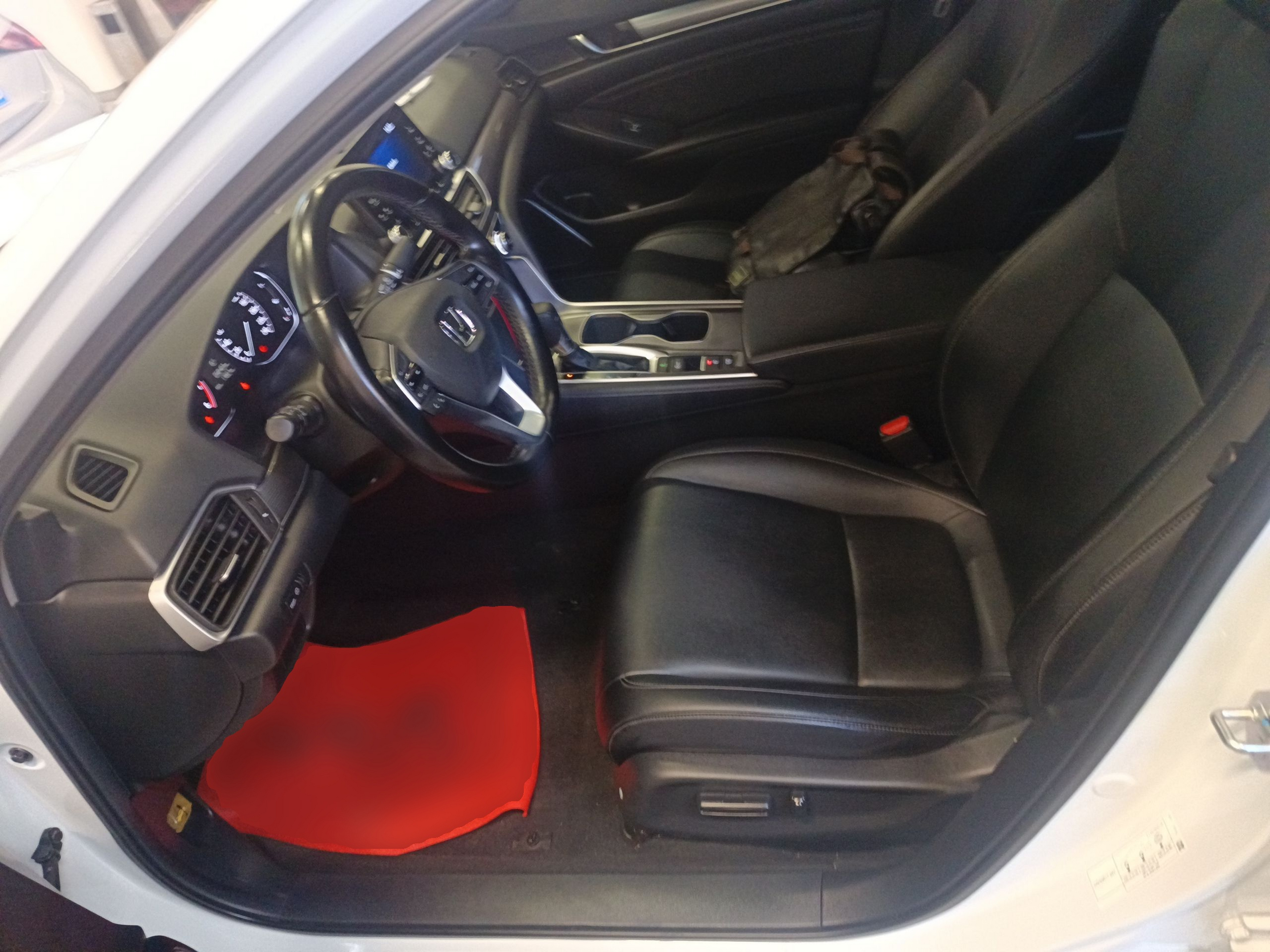 Переднее сиденье в автомобиле