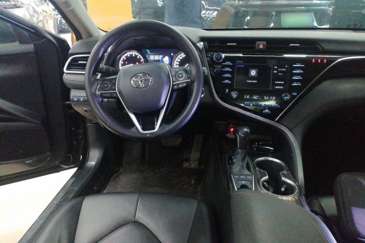 Used Toyota Camry 2018 2.5G Luxury Edition
