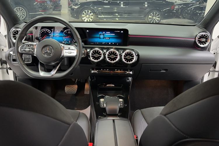 Used Mercedes-Benz A-Class 2021 A 200 L Sport Sedan Fashion Model
