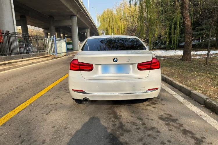 Used BMW 3 Series 2016 320Li Ambition Model
