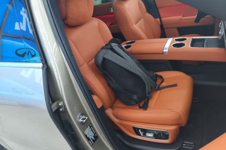 Used Li Auto L8 2023 Pro Model
