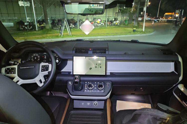 Used Land Rover Defender 2022 90 2.0T P300 X-DYNAMIC HSE
