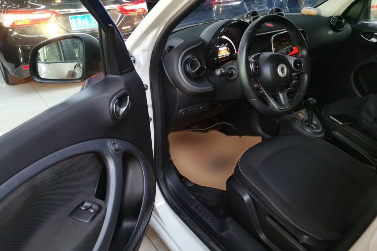 Used  forfour 2016 1.0L 52 kW Passion Edition
