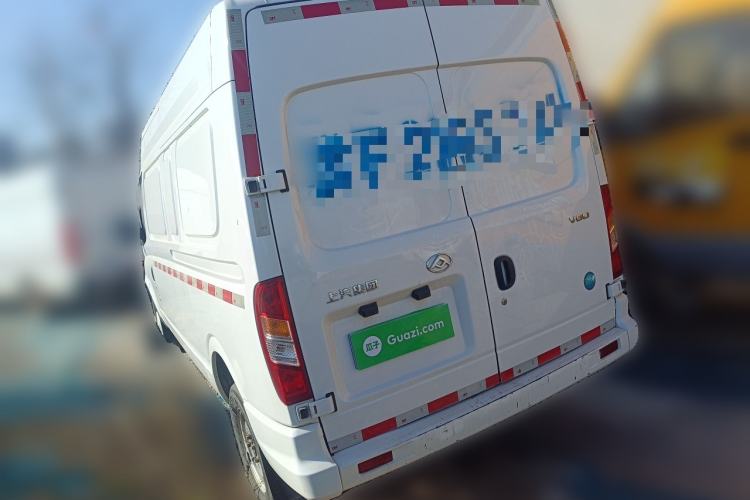 Used SAIC MAXUS Xintu V80 2023 2.0T AMT Classic City Distribution King Short Wheelbase Mid-Roof 3-Seater
