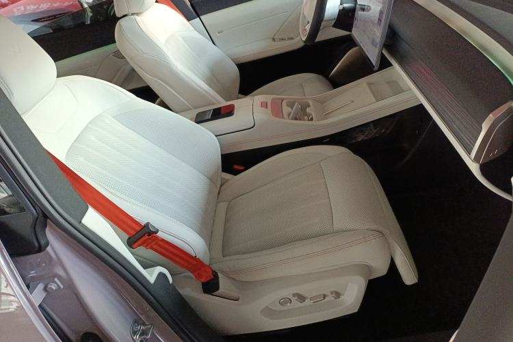 Used ONVO L60 2024 60 kWh Rear-Drive Version
