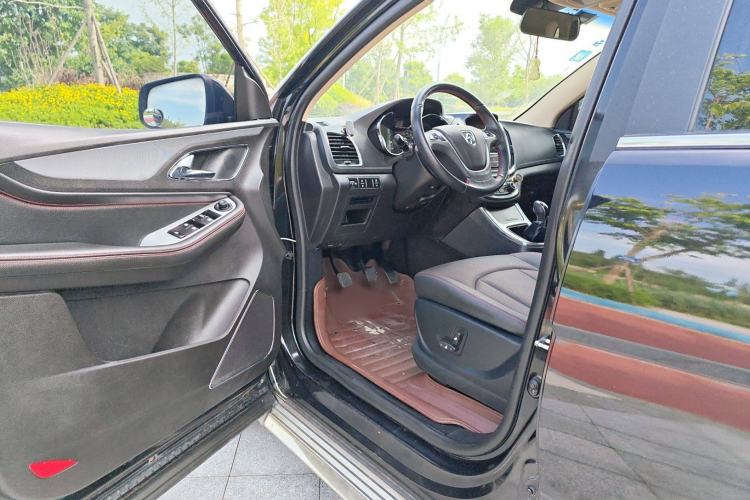 Used Baojun 560 2015 1.8L Manual Luxury Model
