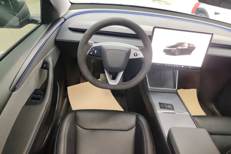 Used Tesla Model Y 2025 Rear-Wheel-Drive Version
