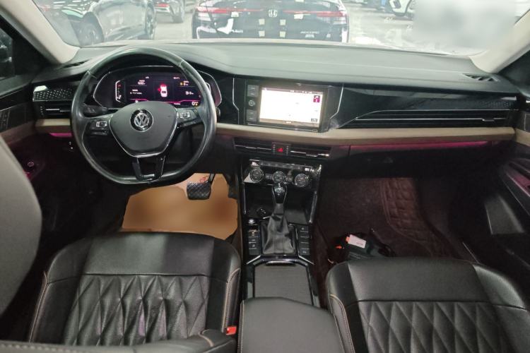 Used Volkswagen Passat 2019 330TSI Luxury Edition China VI Standard
