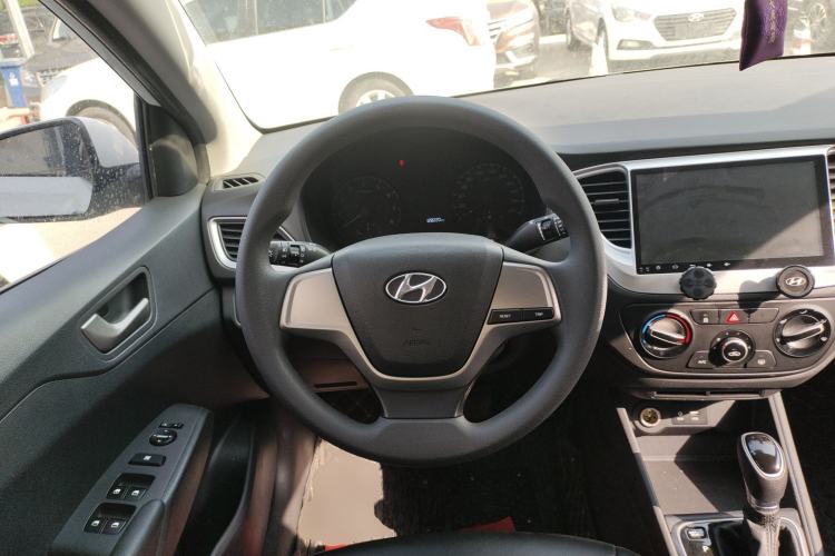 Used Hyundai Verna (new generation) 2016 1.4L Automatic Cool Edition GLS
