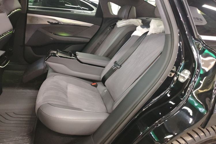 Used VOYAH PASSION 2023 Four-Wheel Drive Long-Range Version
