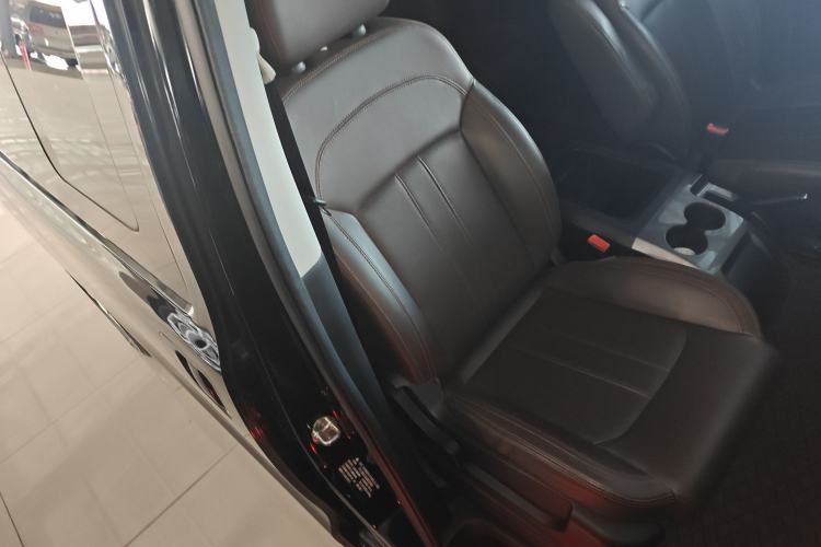 Used FORTHING Lingzhi PLUS 2021 2.0L Manual Luxury 7-Seater