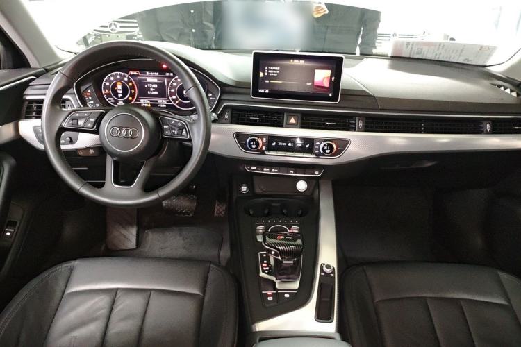 Used Audi A4L 2018 30th Anniversary Edition 40 TFSI Fashion Model
