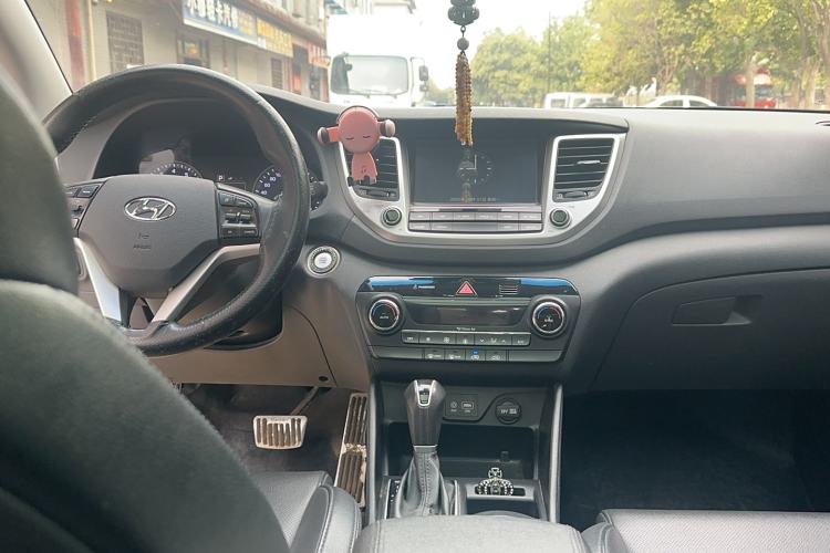 Used Hyundai Tucson 2015 1.6T Dual-Clutch Two-Wheel-Drive Smart Model
