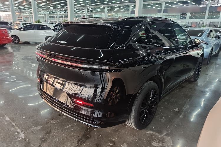 Used Zeekr 7X 2025 100 kWh Long-Range Rear-Wheel Drive with Intelligent Driving Features